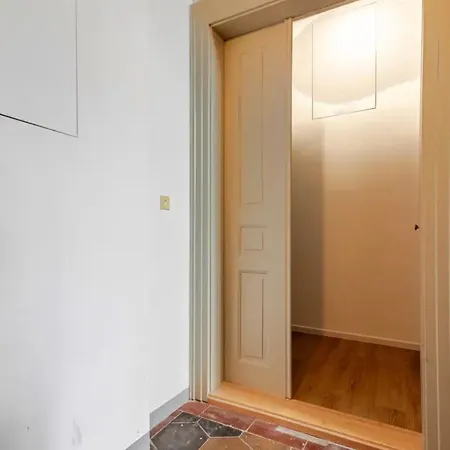 Namesti Miru شقة براغ